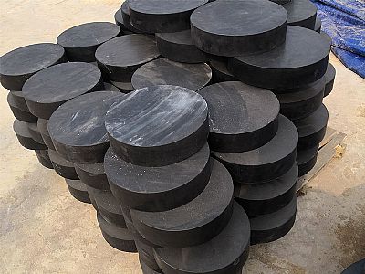 三河市板式橡胶支座由若干层橡胶片与薄钢板经加压硫化
